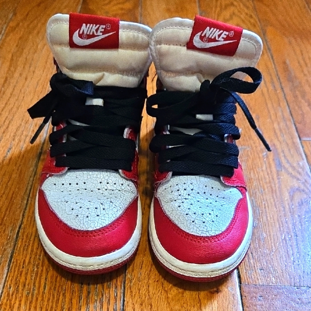 Jordan 1 Chicago Lost & Found.  Size 12c.